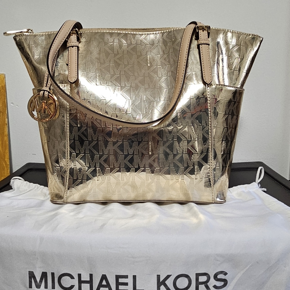Michael Michael Kors Gold Signature Patent Leather Jet Set Top Zip Tote